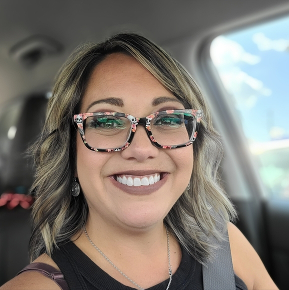 Meet your Posher, Gini - Picture 1 of 2